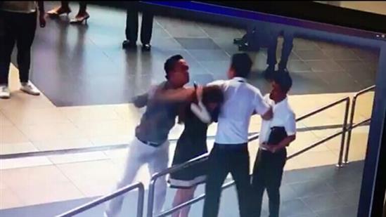 Nữ nhân viên Vietnam Airlines hoang mang sau khi bị đánh