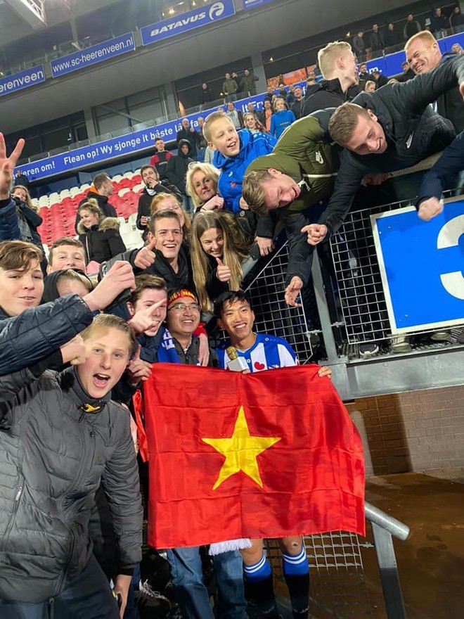 Đoàn Văn Hậu nói gì sau khi được lần đầu ra sân cho Heerenveen SC ?