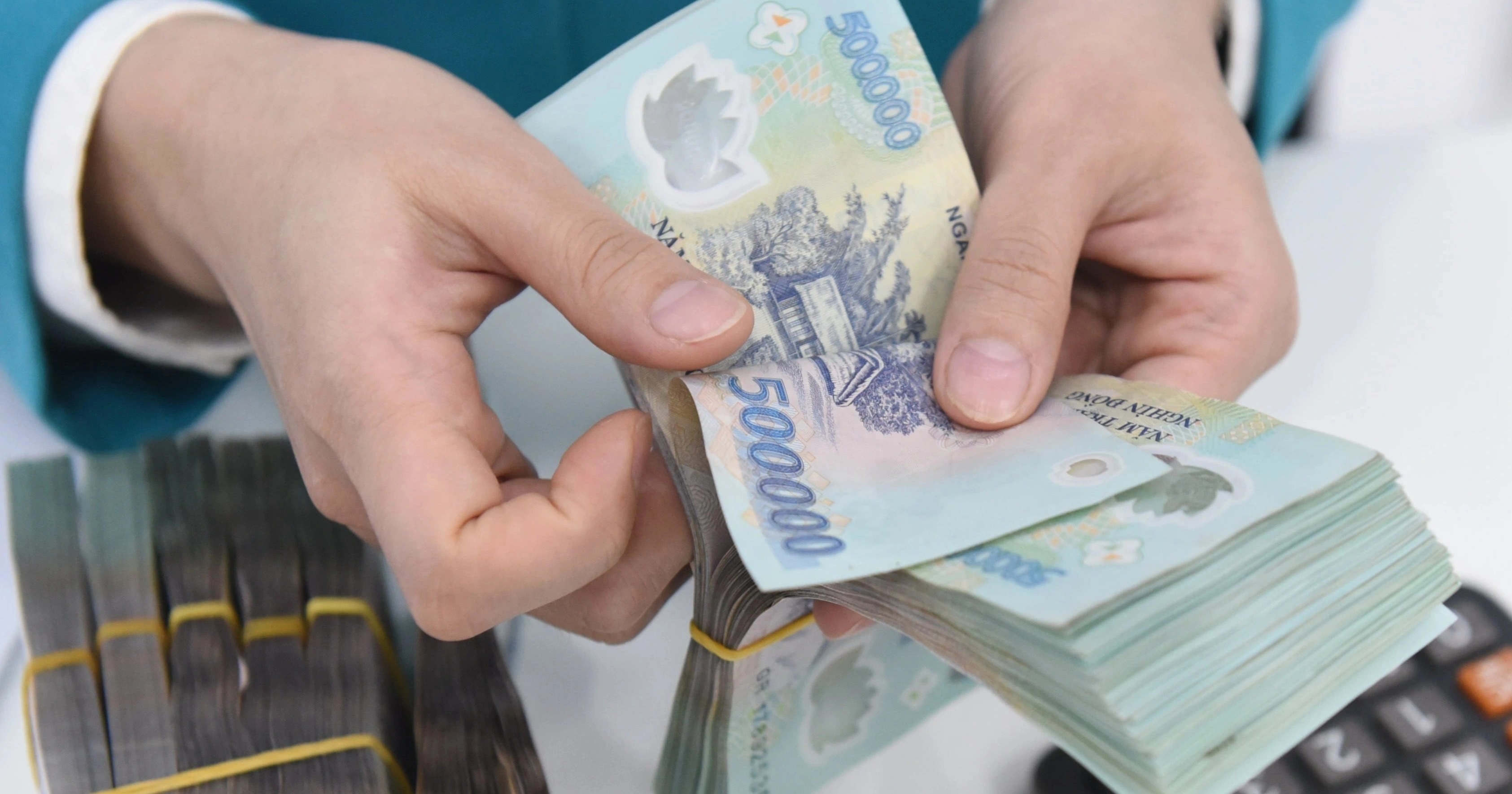 Lợi nhuận doanh nghiệp: Ngành bay cao, nơi chật vật