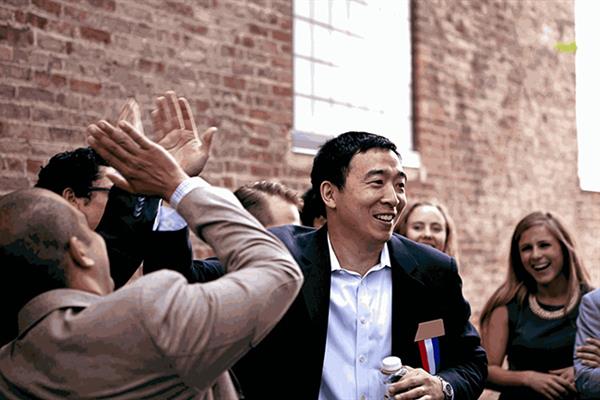 Ứng viên tranh cử tổng thống Mỹ 2020 muốn tặng dân 1.000 USD/tháng