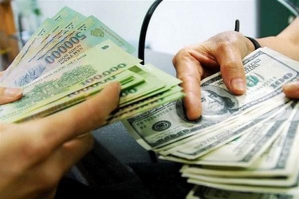 Người dân sốc toàn tập khi hay tin đổi USD bị phạt 90 triệu đồng