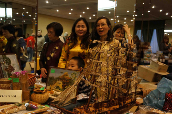 Thông báo: Về kết quả  tham gia Hội chợ từ thiện mùa đông năm 2012