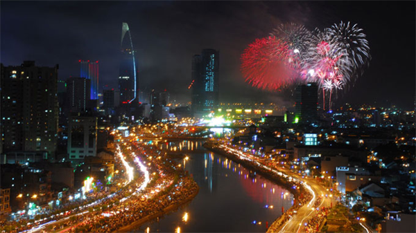 Cả nước náo nức vào năm Quý Tỵ 2013