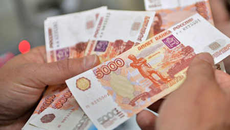 Nga rót thêm 420 triệu USD cứu đồng ruble