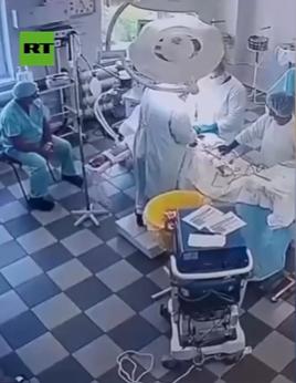 Bác sĩ vẫn mổ cứu bệnh nhân giữa động đất 8,8 độ ở Viễn Đông Nga