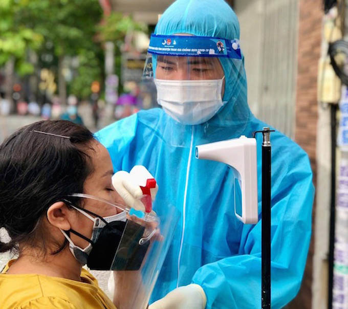 Sáng 18/5, Hà Nội thêm 13 ca mắc mới COVID-19