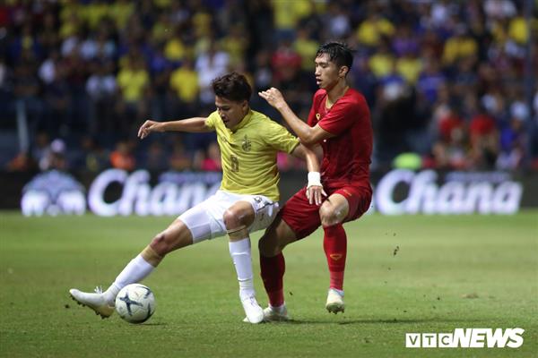Việt Nam vs Thái Lan: HLV Park Hang Seo sẽ 'đánh cược' với Đoàn Văn Hậu?