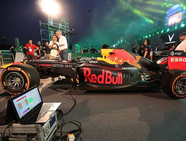 ẢNH: Cận cảnh hai chiếc xe F1 khét tiếng gây huyên náo ở Mỹ Đình