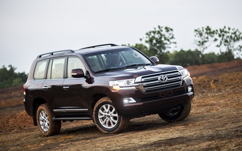 Toyota giảm giá ôtô nhập khẩu tới 164 triệu đồng