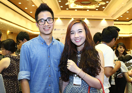 Nữ sinh Việt xinh đẹp, truyền kinh nghiệm du học Mỹ