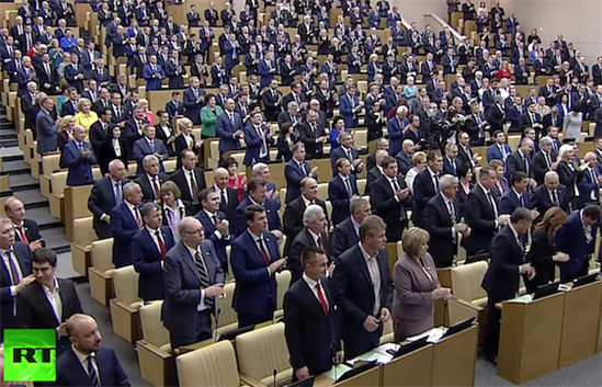 Nghị sĩ Duma Nga đồng loạt vỗ tay ăn mừng Donald Trump đắc cử