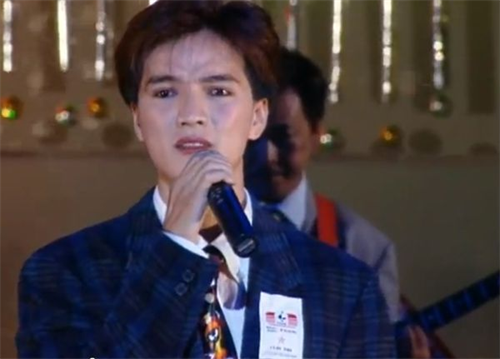 Gia cảnh nợ nần của Đàm Vĩnh Hưng trước khi nổi tiếng
