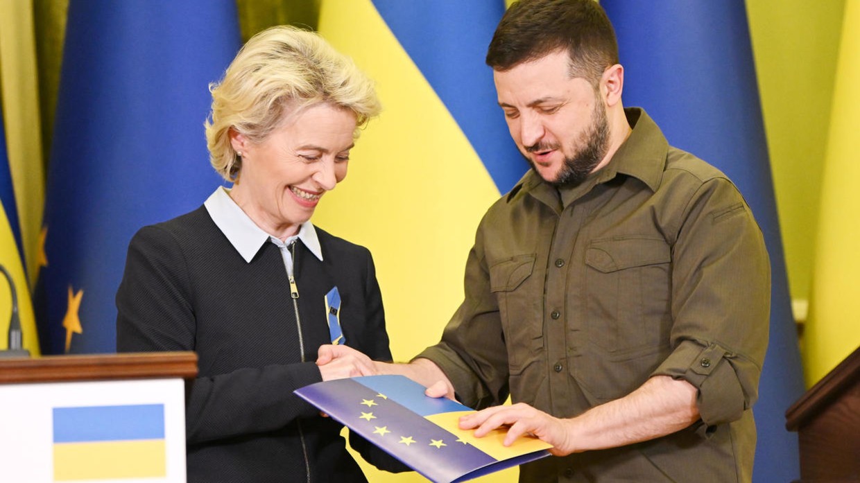 Kỳ vọng EU sẽ thực hiện ''bước đi lịch sử'', Tổng thống Ukraine nói đừng bỏ Kiev lại vùng xám; Lãnh đạo Đức, Pháp và Italy sẽ tới?