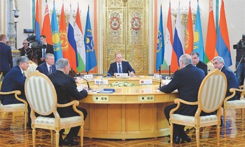 EU- Mỹ kéo dài lệnh trừng phạt Nga, cả hai bên “đều thua”