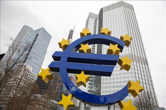 ECB tăng lãi suất lần thứ 9 liên tiếp