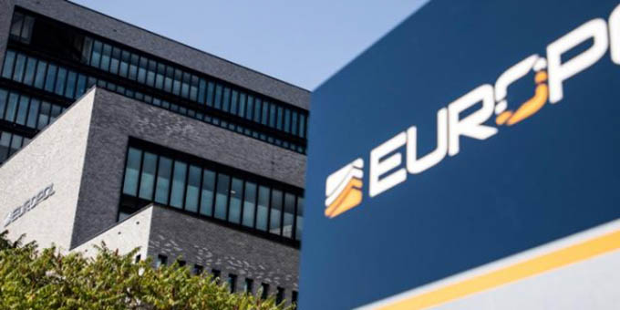 Europol cảnh báo nguy cơ vaccine giả và lừa đảo