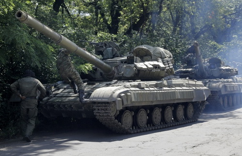 Ly khai đông Ukraina đơn phương rút vũ khí khỏi chiến tuyến