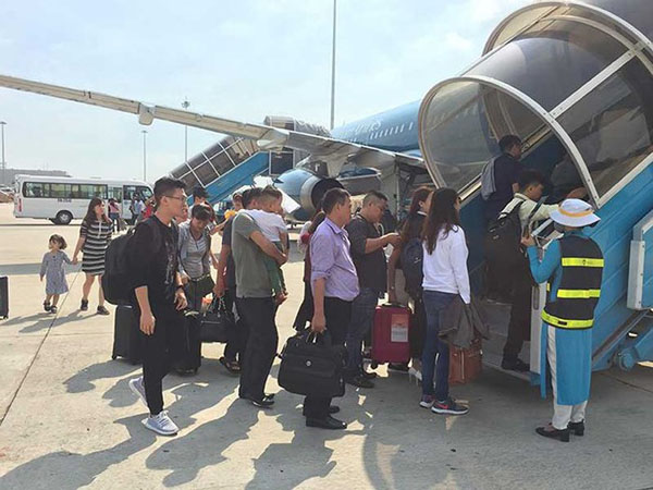 'Cháy' vé máy bay, vé tàu dịp cao điểm Tết