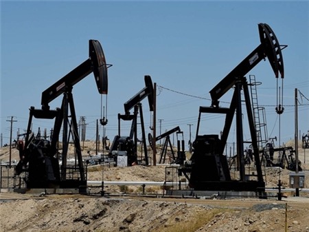 Giá dầu tăng phiên thứ 2 liên tiếp, Brent vượt mốc 50 USD/thùng