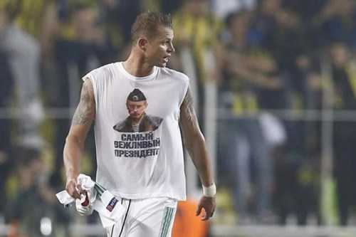 Ca ngợi Tổng thống Putin, một cầu thủ đối mặt với án phạt từ UEFA