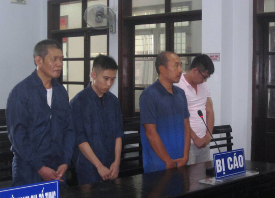 Môi giới khách Nga bán dâm, 4 