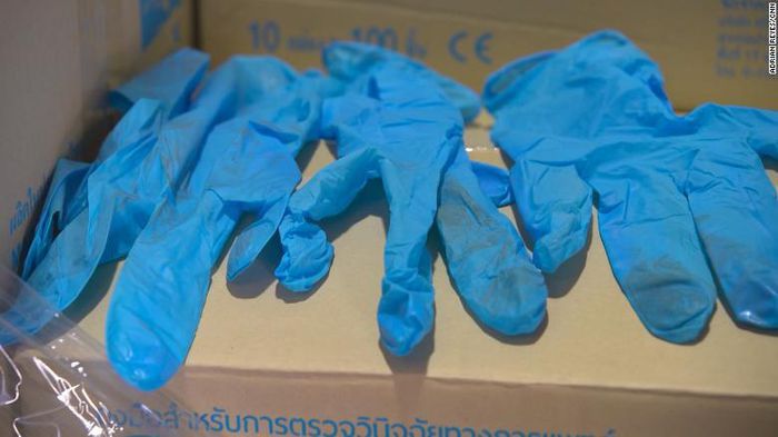 Hàng triệu găng tay y tế đã dùng được 'phù phép' ở Thái để xuất khẩu