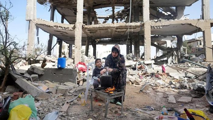 Số người chết tại Gaza vượt 18.000, thủ đô Syria tiếp tục bị tập kích tên lửa