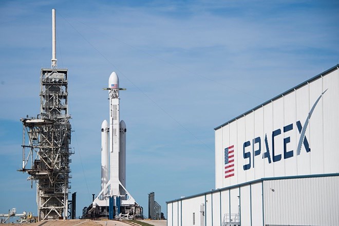 SpaceX mất hàng chục vệ tinh Internet tốc độ cao do bão từ