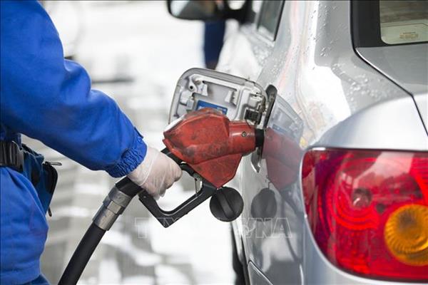 Giá dầu châu Á tăng khoảng 4% sau 