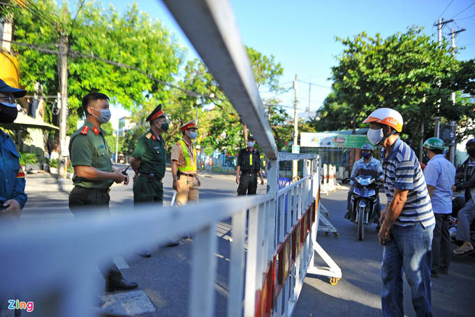 Phố phường Đà Nẵng trong ngày đầu tái giãn cách xã hội