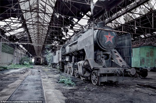 Giới trẻ Ukraine ngông cuồng tiến vào 