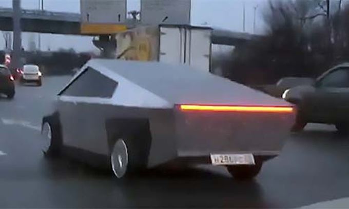 Chưa sản xuất, bán tải Tesla Cybertruck đã có hàng 