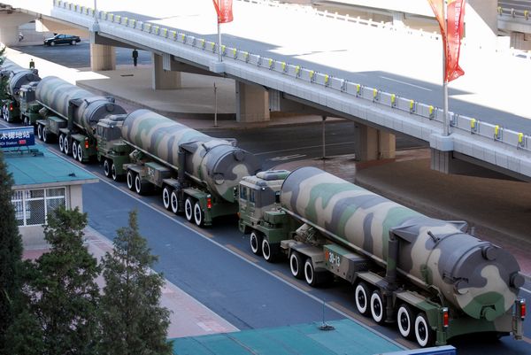 Báo Nga: Mỹ-Nga có thể hợp tác ép Trung Quốc cắt giảm vũ khí hạt nhân