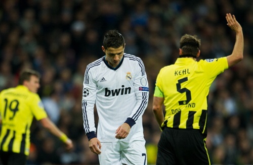 Fan Real yêu cầu tước quyền đá phạt của CR7