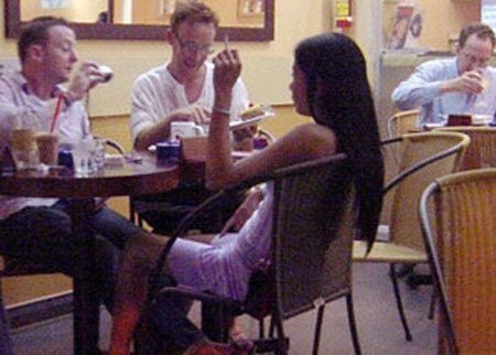 Chiêu trò điên loạn của gái gọi cao cấp SG