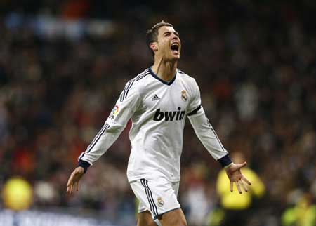 C.Ronaldo phô diễn tốc độ “khủng” như VĐV điền kinh