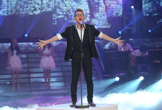 Bùi Anh Tuấn rời The Voice, Hương Tràm vào chung kết