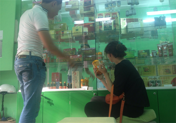 Siêu lợi nhuận từ hàng xách tay