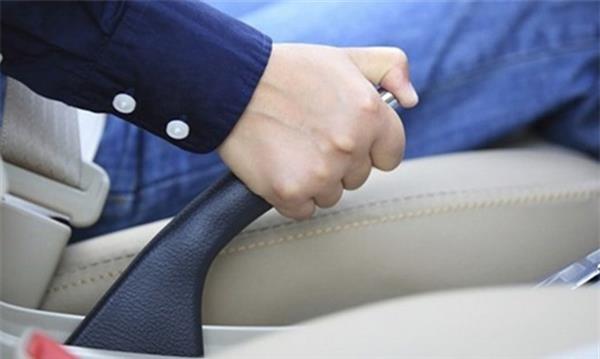 Những thói quen vô tình gây hại cho hệ thống phanh ôtô