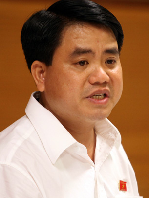 Mới chạm đến tham nhũng vặt