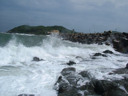 Những thiệt hại đầu tiên do siêu bão Sơn Tinh gây ra