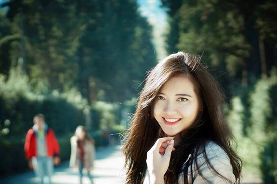 9X xinh đẹp sở hữu 2 tấm bằng giỏi, thạo 3 ngoại ngữ