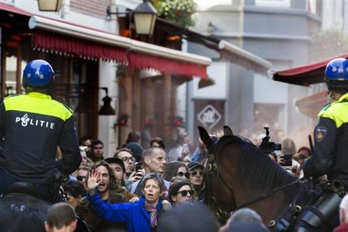 Hà Lan: Căng thẳng bùng phát, nơi ở cho người tị nạn bị tấn công