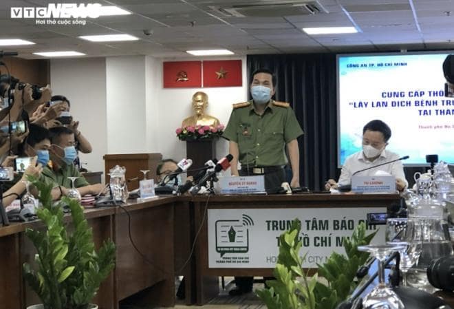 Làm lây lan dịch COVID-19 ở TP.HCM, nam tiếp viên hàng không bị khởi tố
