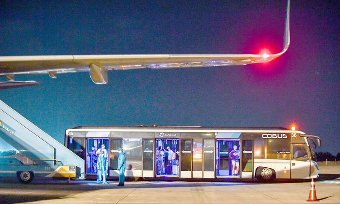 Tăng bay thường lệ, giảm bay thuê chuyến quốc tế về Nội Bài, Tân Sơn Nhất