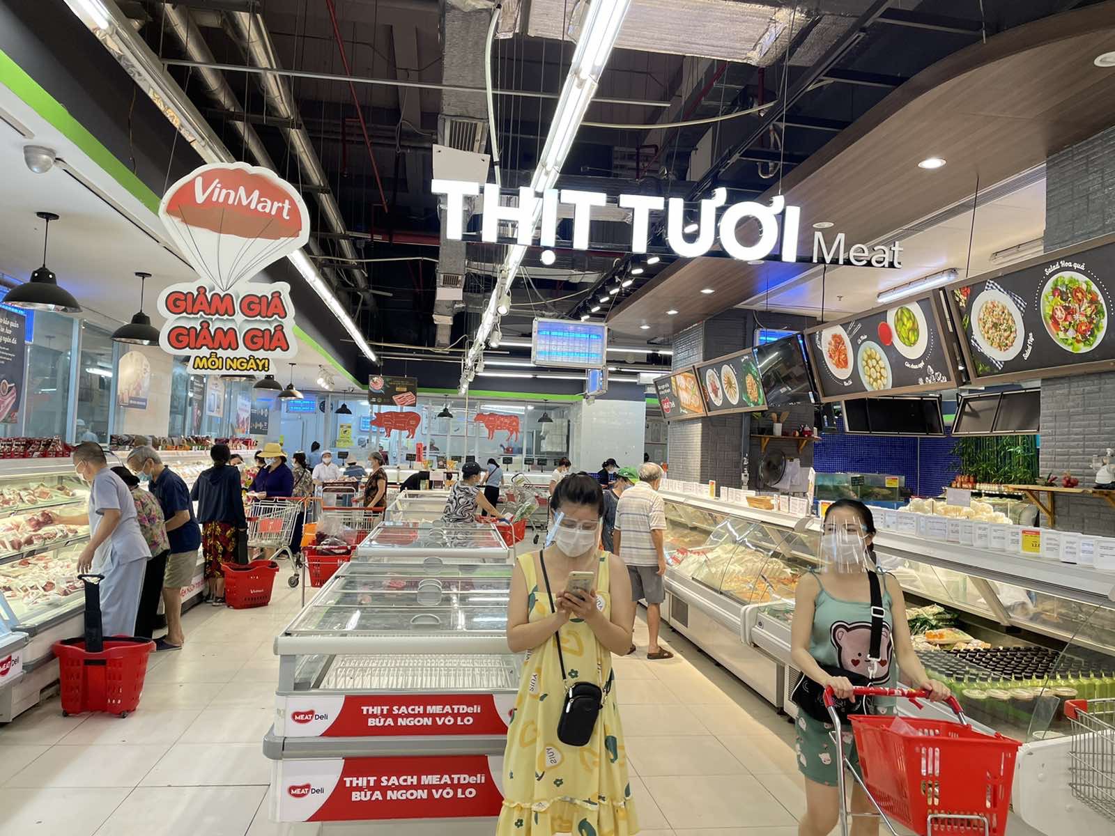 Chuyện về hàng thiết yếu