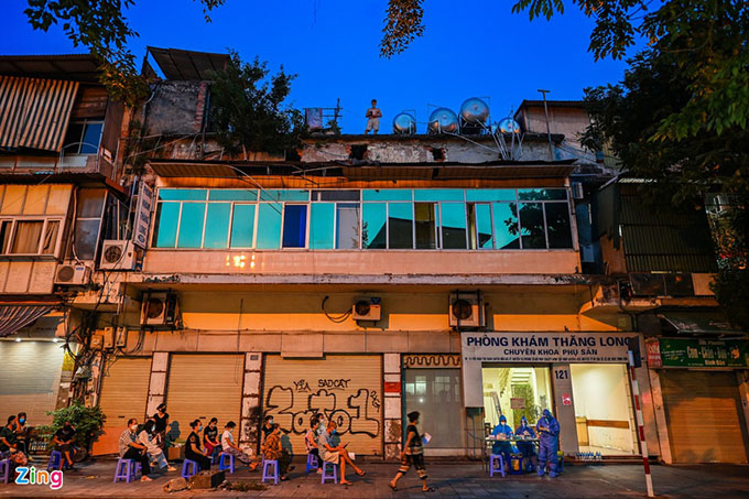 Nguy cơ bùng dịch tại Hà Nội khi liên tiếp phát hiện ca cộng đồng