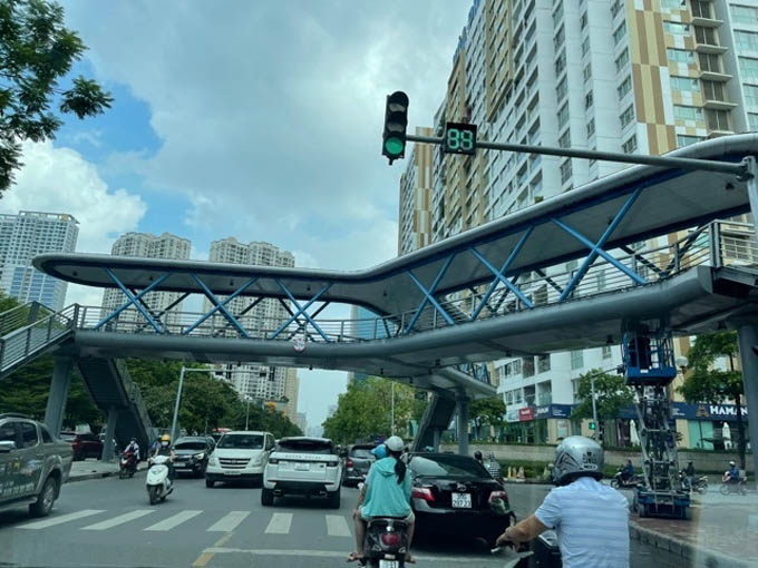 Hà Nội vận động người dân không có việc cần thiết không ra khỏi nhà