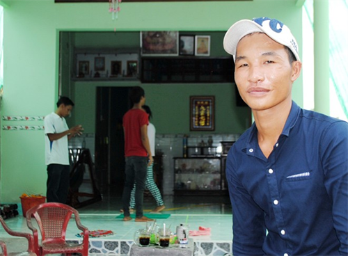 Người ta cho Hào Anh tiền, mà quên dạy em tử tế