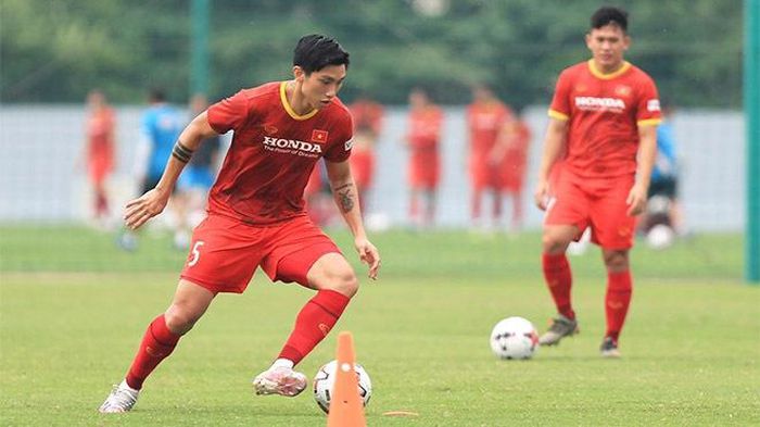 Tuyển Việt Nam trả Đoàn Văn Hậu về CLB điều trị chấn thương